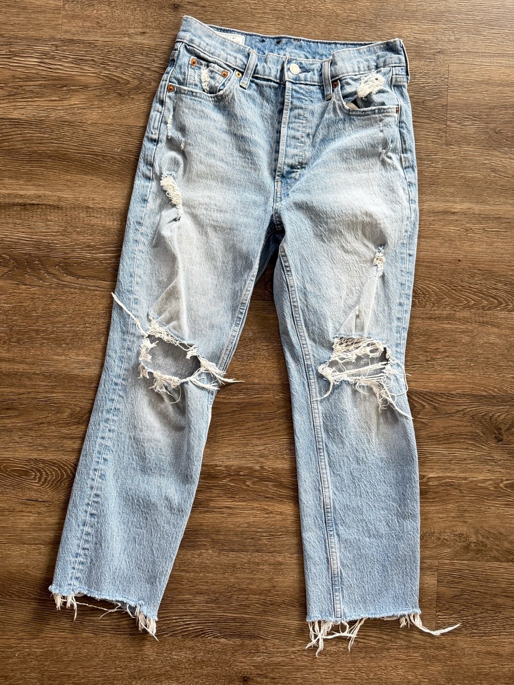 Gap Cheeky Straight High Rise 
27 / 4s
25” inseam
14”waist